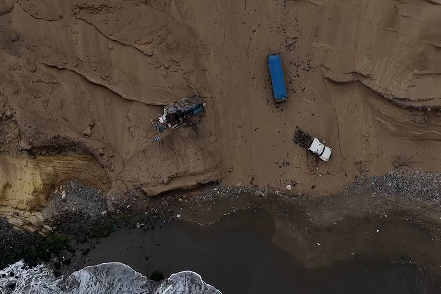 Serpentín de Pasamayo: vista áerea del remolque de trailer que cayó a abismo
